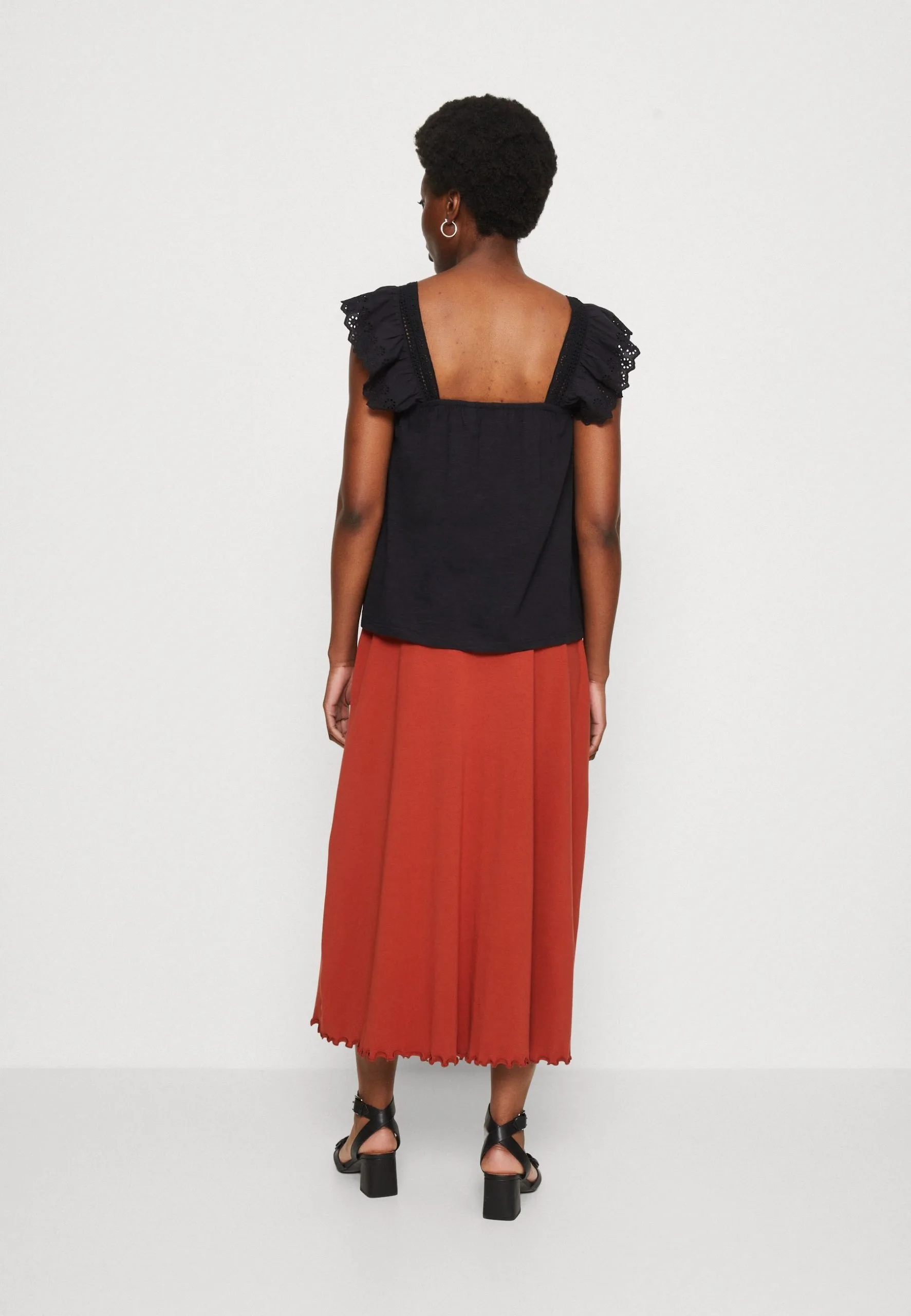 Edc By Esprit Ang - T-Shirts Med Print - Black 5 Edc By Esprit Ang - T-Shirts Med Print - Black - Bilde 3