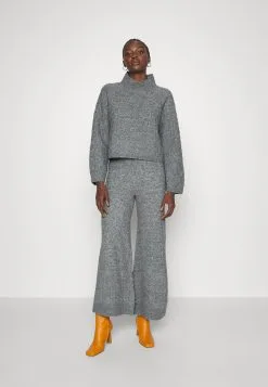 ESPRIT Cable- Strikkegenser - Medium Grey 10 ESPRIT Cable- Strikkegenser - Medium Grey -ESPRIT Butikk fb7166d81a1e47b4a39045db41a9e904