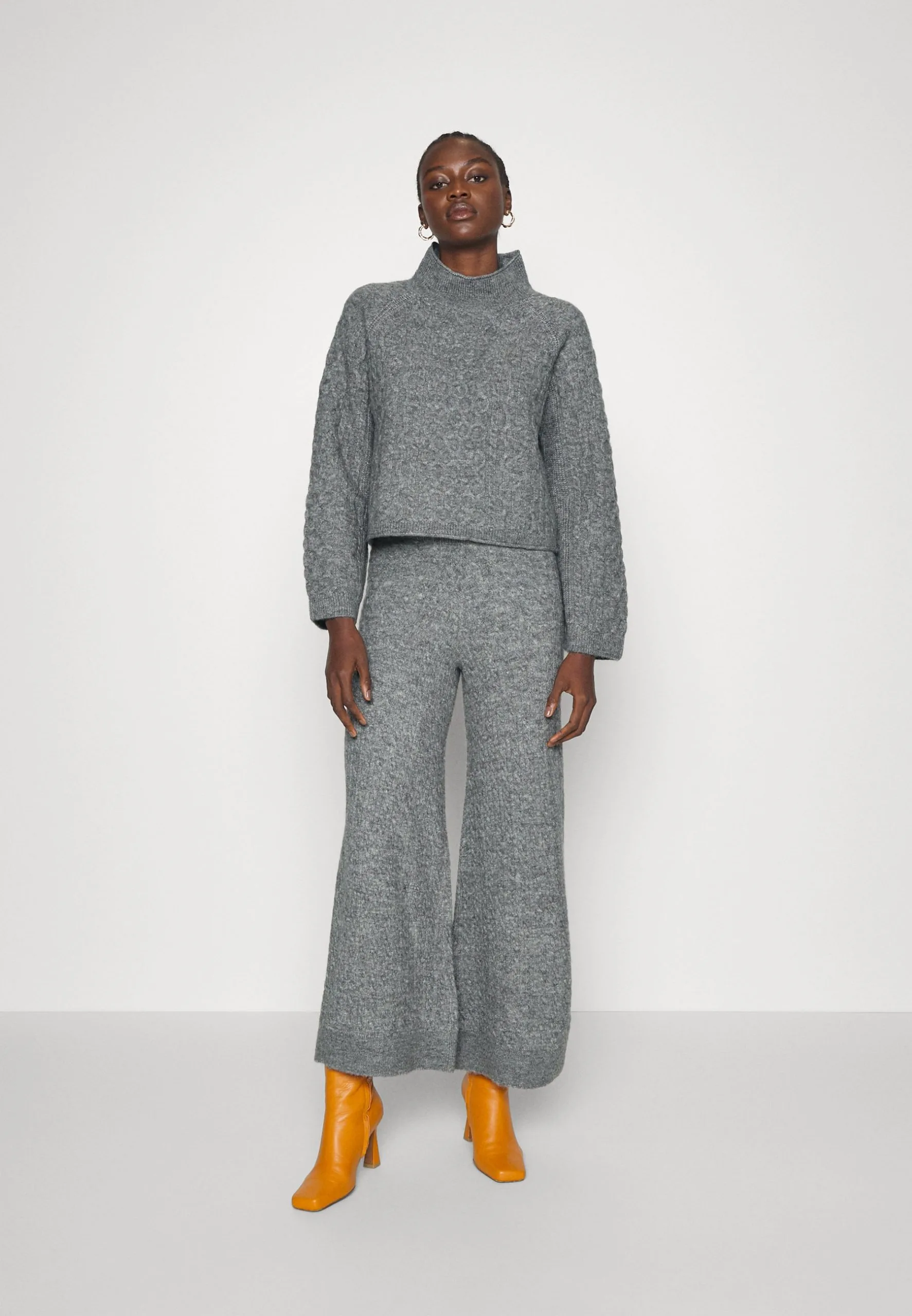 ESPRIT Cable- Strikkegenser - Medium Grey 4 ESPRIT Cable- Strikkegenser - Medium Grey - Bilde 2