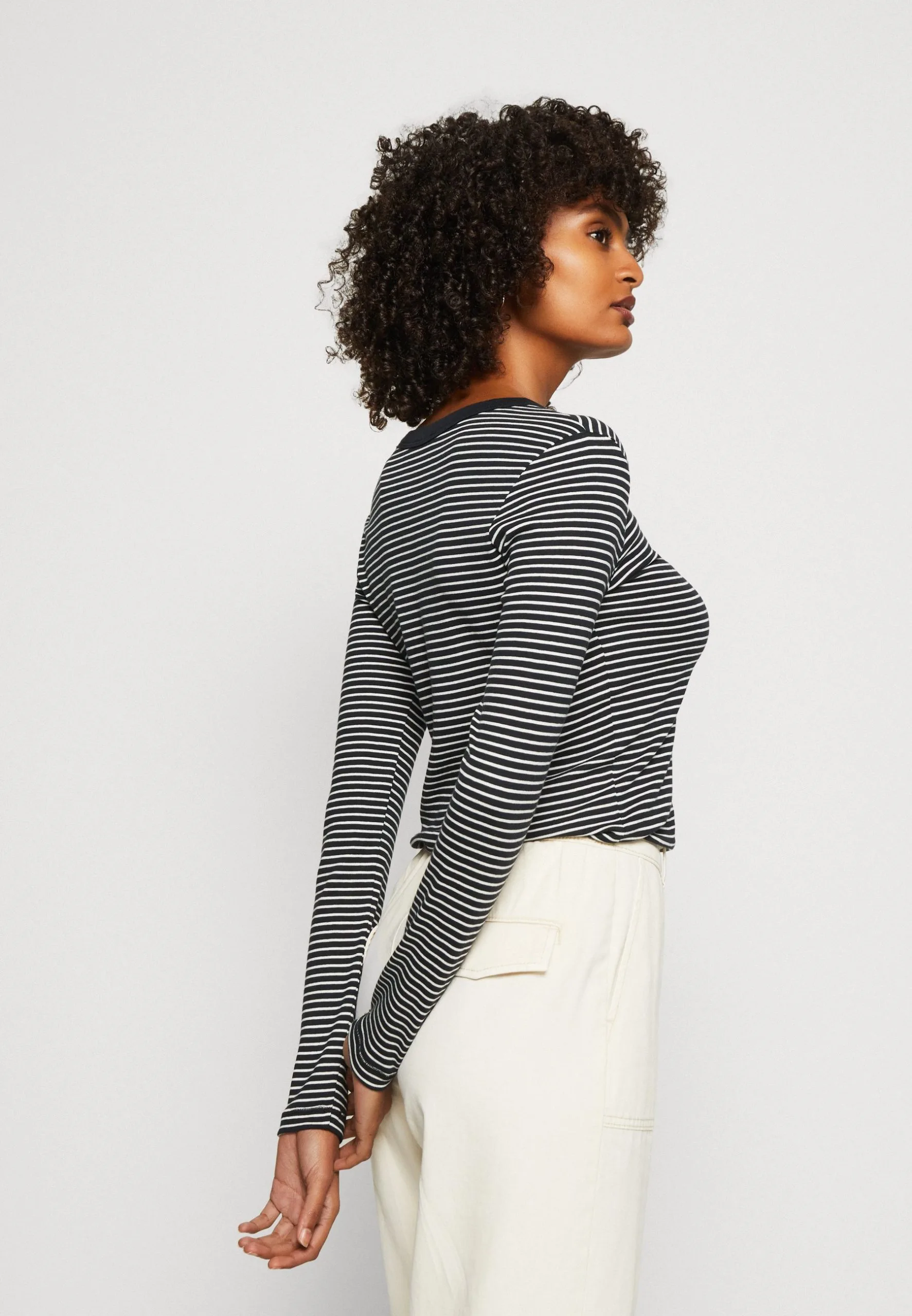 ESPRIT Roundneck Longsleeve - Topper Langermet - Navy 6 ESPRIT Roundneck Longsleeve - Topper Langermet - Navy - Bilde 4