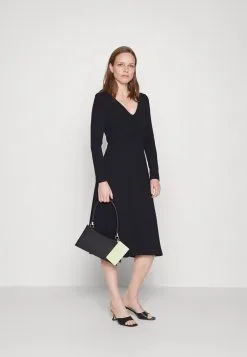 ESPRIT Bubble Dress - Kjole - Black -ESPRIT Butikk fe14e946f51842aea047a9d992ad5bd0