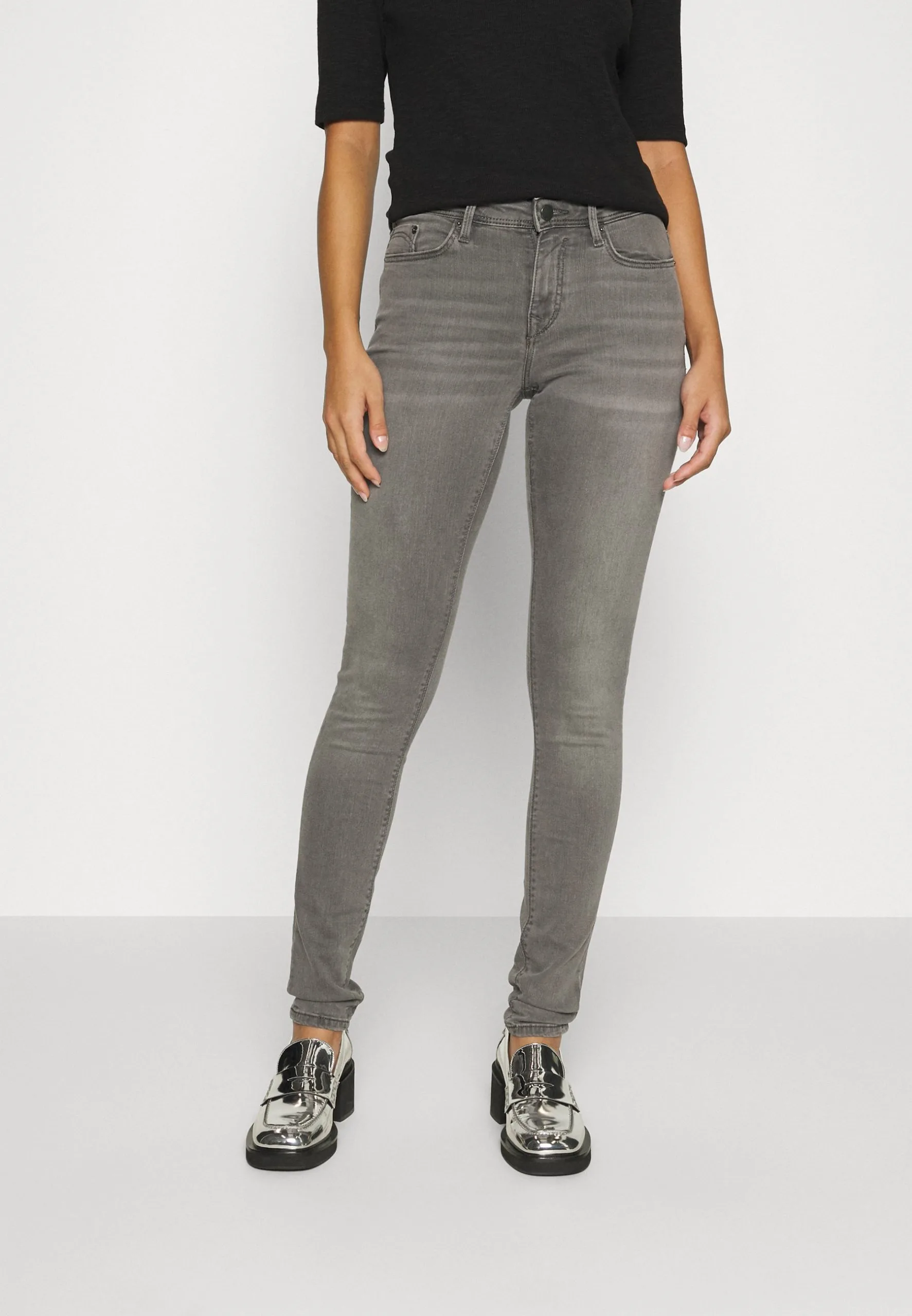 Edc By Esprit Low Rise Skinny - Jeans Skinny Fit - Grey Med Wash 3 Edc By Esprit Low Rise Skinny - Jeans Skinny Fit - Grey Med Wash