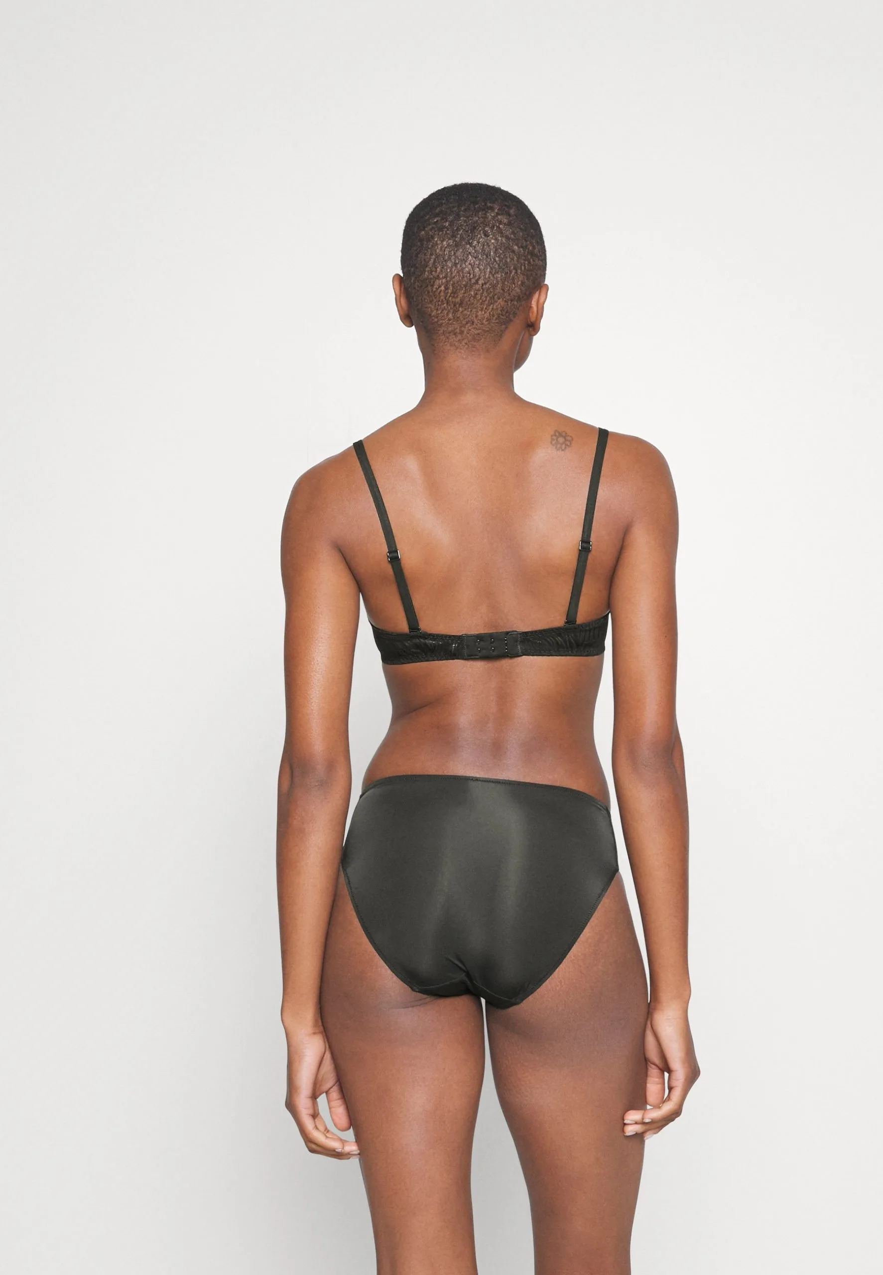 ESPRIT Seasonal Mid Waist Brief 2 Pack - Underbukse - Black 5 ESPRIT Seasonal Mid Waist Brief 2 Pack - Underbukse - Black - Bilde 3