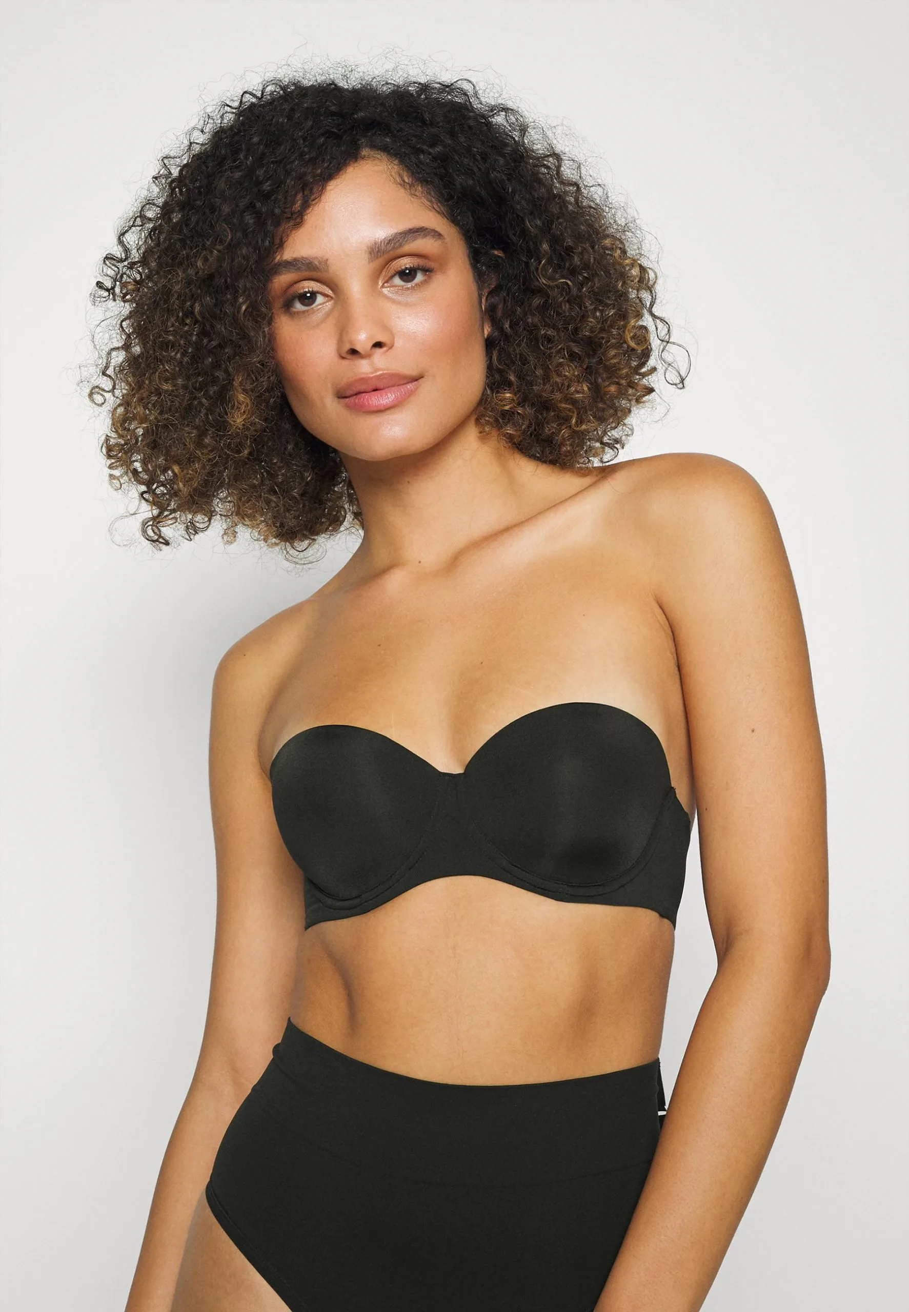 ESPRIT Shiny Strapless Padded Bra - Stroppeløs-Bh - Black 6 ESPRIT Shiny Strapless Padded Bra - Stroppeløs-Bh - Black - Bilde 4