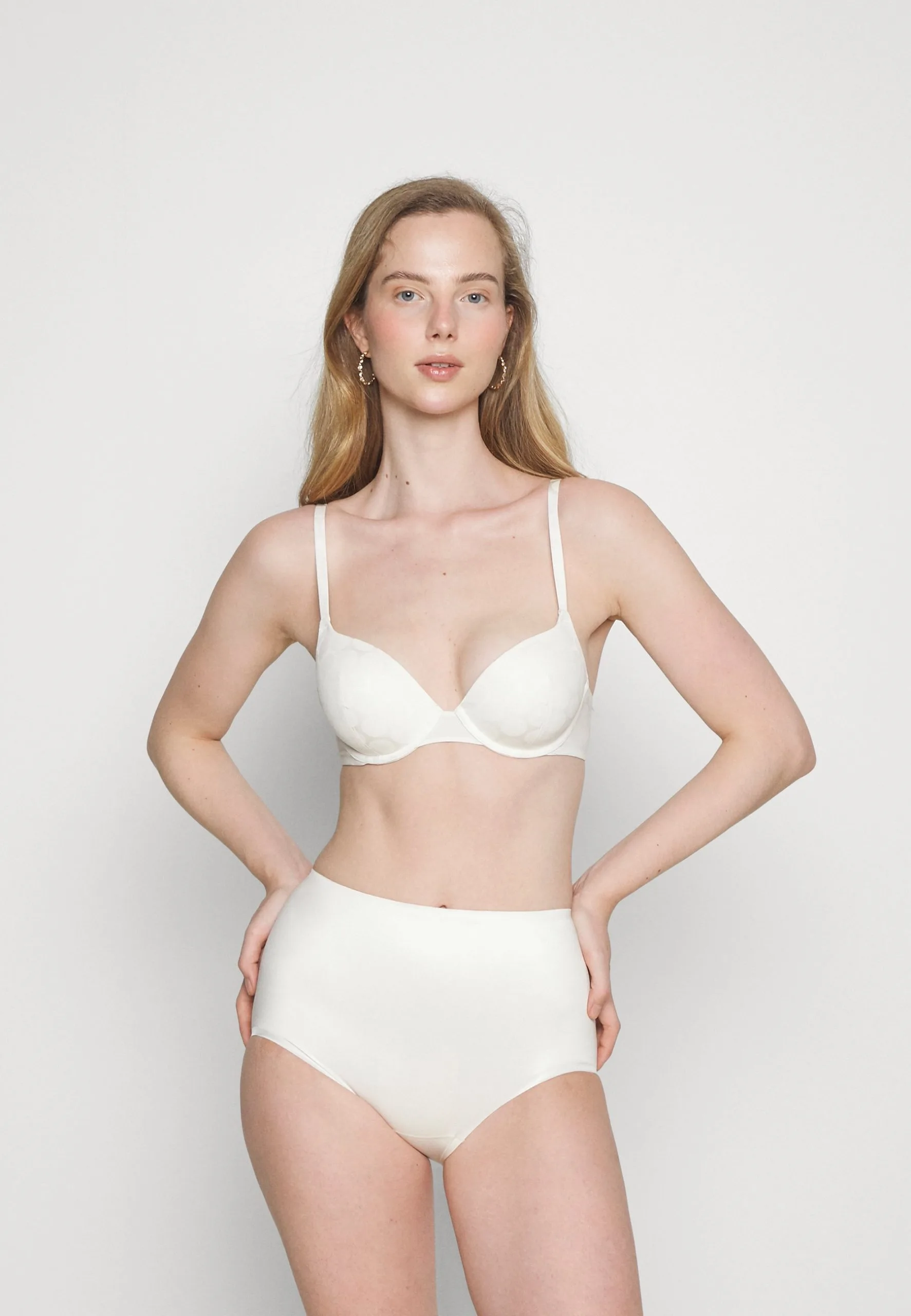 ESPRIT Deluster The Timeless Fit - Bøyle-Bh - Off White 4 ESPRIT Deluster The Timeless Fit - Bøyle-Bh - Off White - Bilde 2