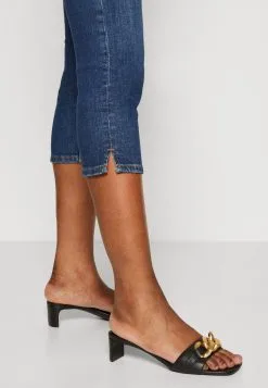 ESPRIT Capri - Jeansshorts - Blue Dark Wash 13 ESPRIT Capri - Jeansshorts - Blue Dark Wash -ESPRIT Butikk 205b63c6689749cc8eb103bc77ba72bf