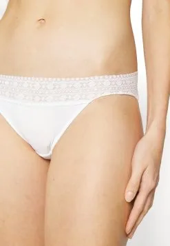 ESPRIT Modern Mini Brief 2 Pack - Underbukse - White 13 ESPRIT Modern Mini Brief 2 Pack - Underbukse - White -ESPRIT Butikk 2cb86e85a9be40f9a1a30980dc79c8ca