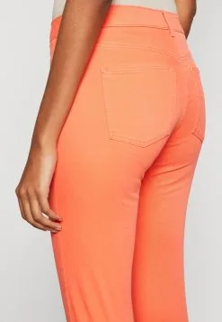 ESPRIT Capri - Jeansshorts - Coral Orange 13 ESPRIT Capri - Jeansshorts - Coral Orange -ESPRIT Butikk 30a0f161989b432c9eb6a42d5fdaf700