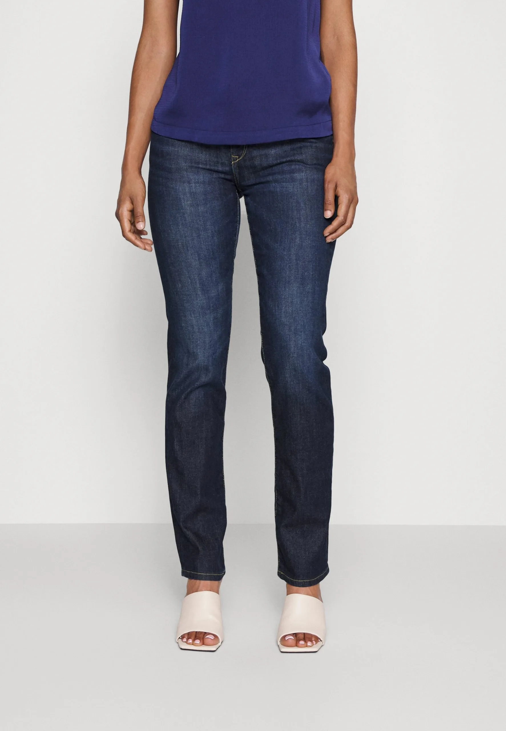 Edc By Esprit Low Rise - Jeans Straight Leg - Blue Dark Wash 3 Edc By Esprit Low Rise - Jeans Straight Leg - Blue Dark Wash