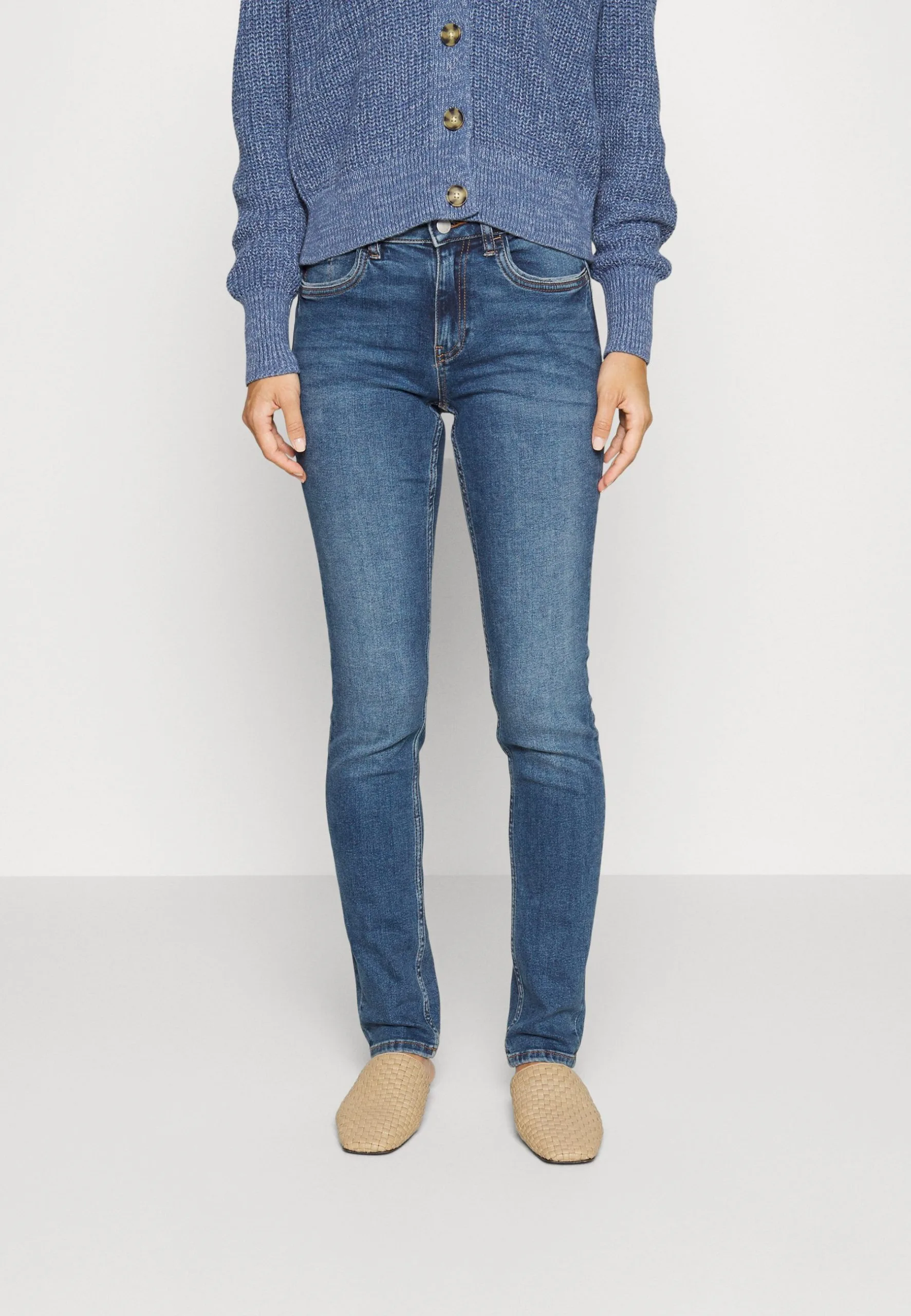 Edc By Esprit Medium Rise High Stretch - Jeans Slim Fit - Blue Dark Wash 3 Edc By Esprit Medium Rise High Stretch - Jeans Slim Fit - Blue Dark Wash