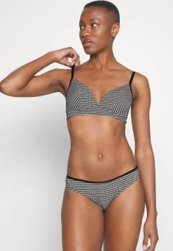 ESPRIT Minimal Print Par The Soft Fit Wireless Padded Aop - Triangel-Bh - Black 11 ESPRIT Minimal Print Par The Soft Fit Wireless Padded Aop - Triangel-Bh - Black -ESPRIT Butikk 62f50252204c4d6c8a41e05e712f142a