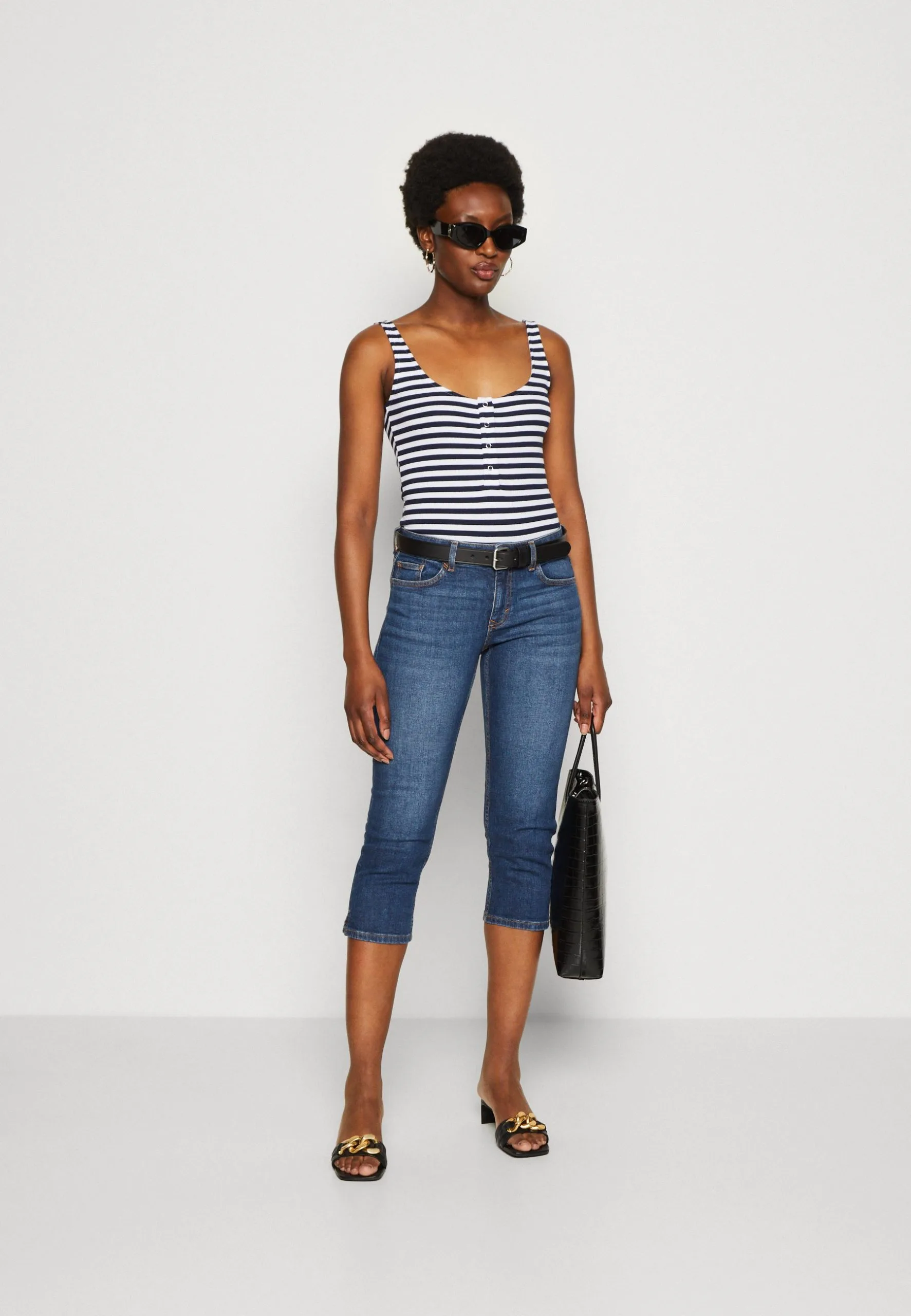 ESPRIT Capri - Jeansshorts - Blue Dark Wash 4 ESPRIT Capri - Jeansshorts - Blue Dark Wash - Bilde 2