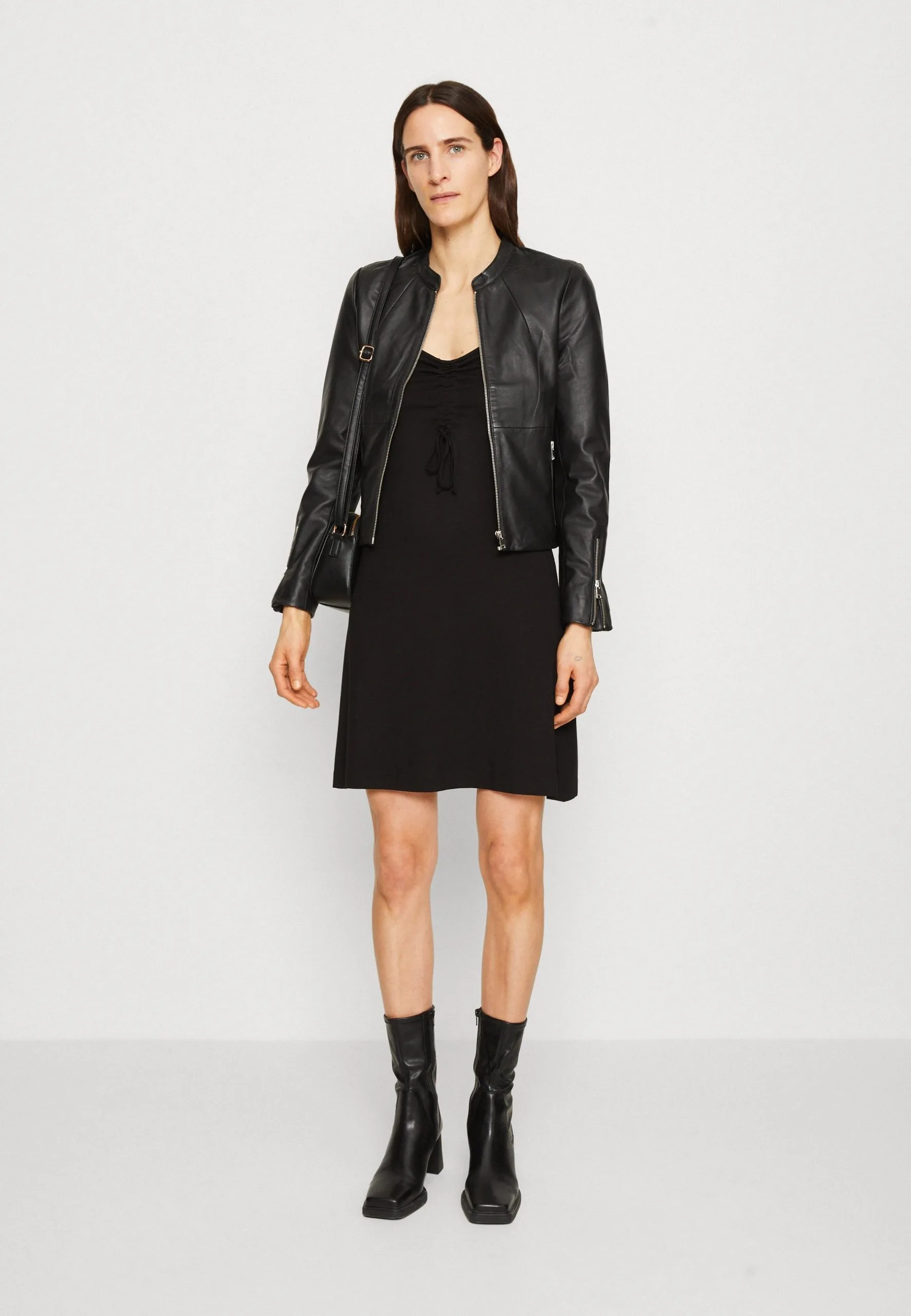 Edc By Esprit Cv Strap - Kjole - Black 4 Edc By Esprit Cv Strap - Kjole - Black - Bilde 2