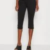 Edc By Esprit Capri - Jeansshorts - Black 1 Edc By Esprit Capri - Jeansshorts - Black -ESPRIT Butikk 6d751f69257e4d9cb3d610da0391d205
