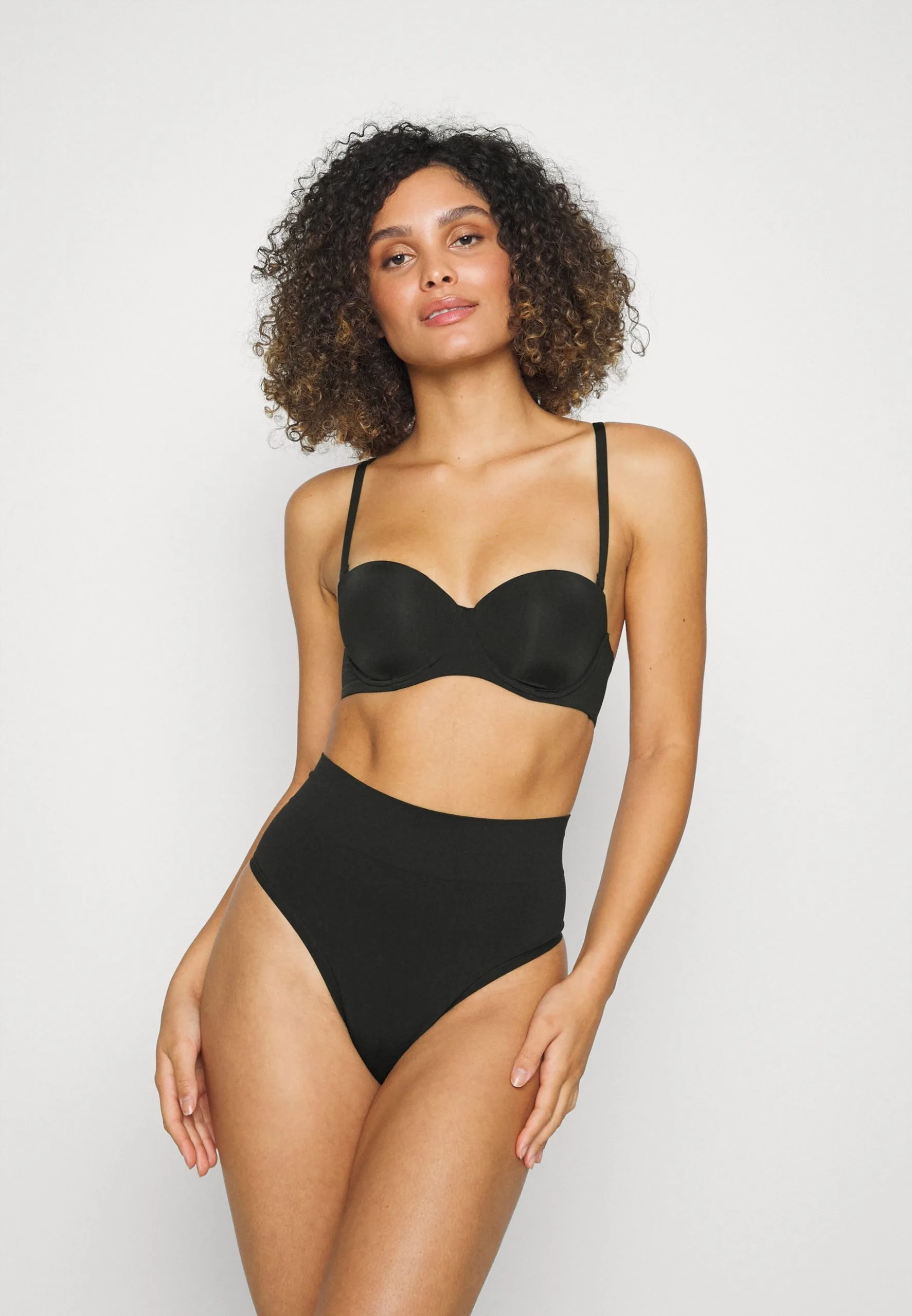 ESPRIT Shiny Strapless Padded Bra - Stroppeløs-Bh - Black 4 ESPRIT Shiny Strapless Padded Bra - Stroppeløs-Bh - Black - Bilde 2