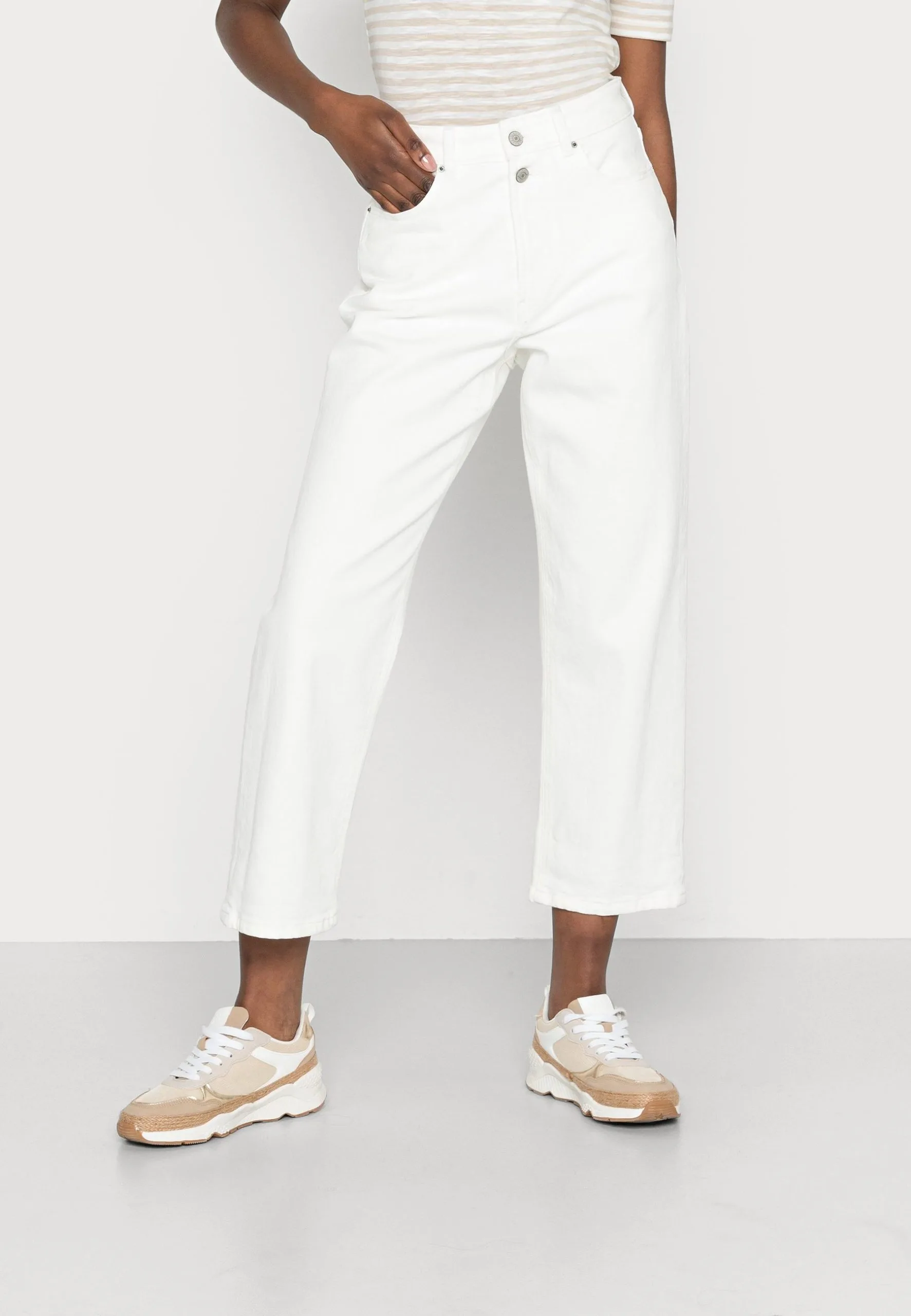 ESPRIT Pants- Jeans Relaxed Fit - Off White 3 ESPRIT Pants- Jeans Relaxed Fit - Off White