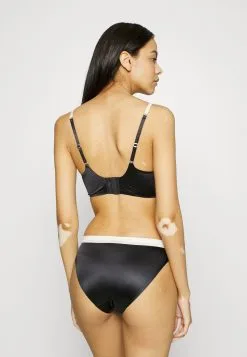 ESPRIT Triangel-Bh - Black 9 ESPRIT Triangel-Bh - Black -ESPRIT Butikk 80c0e30fdeff42ccaa8b8bfc3f5c48ac