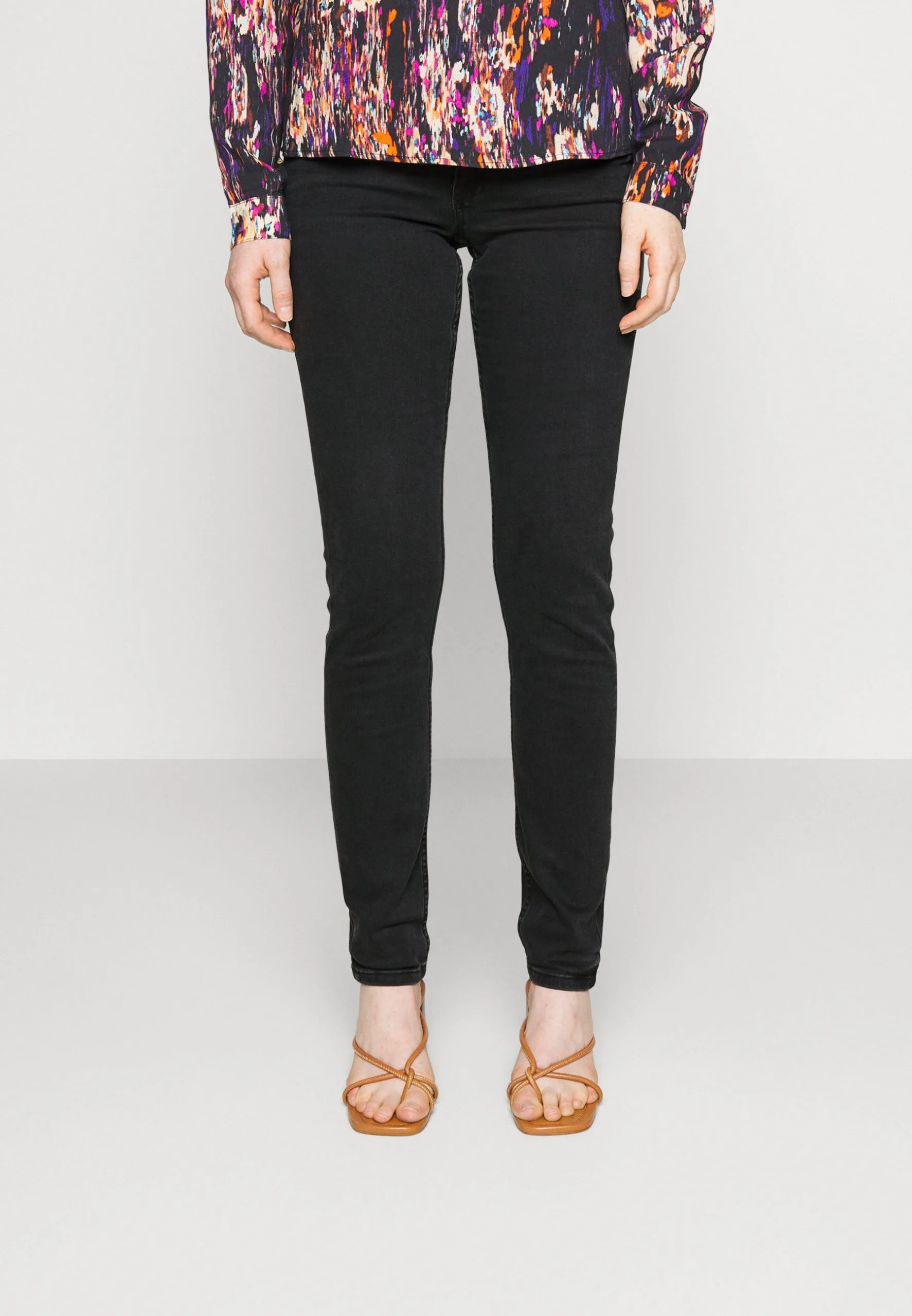 Edc By Esprit Medium Rise High Stretch - Jeans Slim Fit - Black Dark 3 Edc By Esprit Medium Rise High Stretch - Jeans Slim Fit - Black Dark