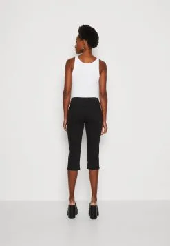 Edc By Esprit Capri - Jeansshorts - Black 10 Edc By Esprit Capri - Jeansshorts - Black -ESPRIT Butikk 8bdf19a59cd046589e5458811559d550