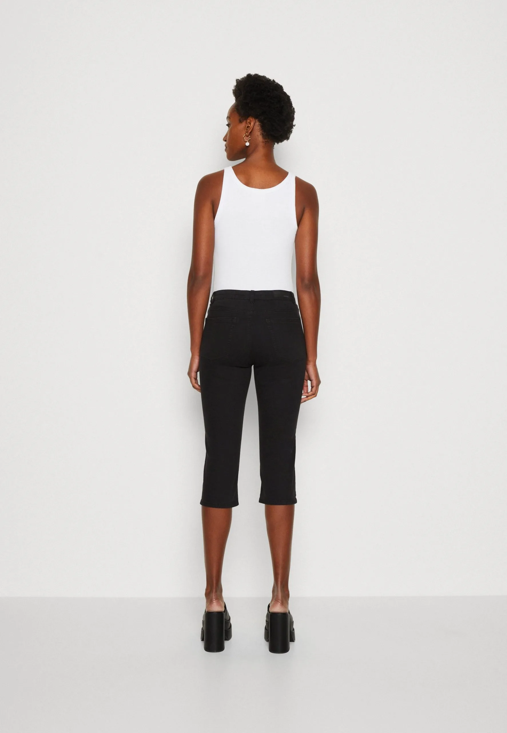 Edc By Esprit Capri - Jeansshorts - Black 5 Edc By Esprit Capri - Jeansshorts - Black - Bilde 3