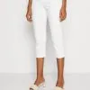 ESPRIT Capri - Jeans Skinny Fit - White 1 ESPRIT Capri - Jeans Skinny Fit - White -ESPRIT Butikk 8fcd89b2d9c64a22973cd6196c62a6a9