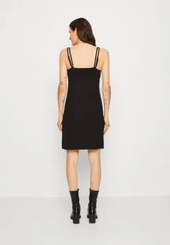 Edc By Esprit Cv Strap - Kjole - Black 10 Edc By Esprit Cv Strap - Kjole - Black -ESPRIT Butikk 9921af1203d548b2ab5c0861838f24fd