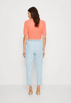 Edc By Esprit Jeans Relaxed Fit - Blue Bleached -ESPRIT Butikk a8835aaaa34e47f7a0083e54afe45dc2