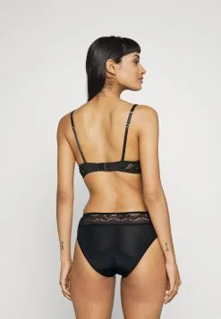 ESPRIT Micro Mix The Timeless Fit Padded Bra - Bøyle-Bh - Black 10 ESPRIT Micro Mix The Timeless Fit Padded Bra - Bøyle-Bh - Black -ESPRIT Butikk acc489d4da6f425882f446c8e3fa8218