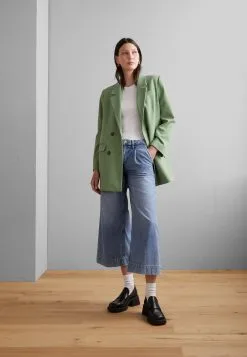 ESPRIT Clt Mr Culotte - Flared Jeans - Blue Light Wash 10 ESPRIT Clt Mr Culotte - Flared Jeans - Blue Light Wash -ESPRIT Butikk bda64133d8fd49a9a1d1365791fc0dc0