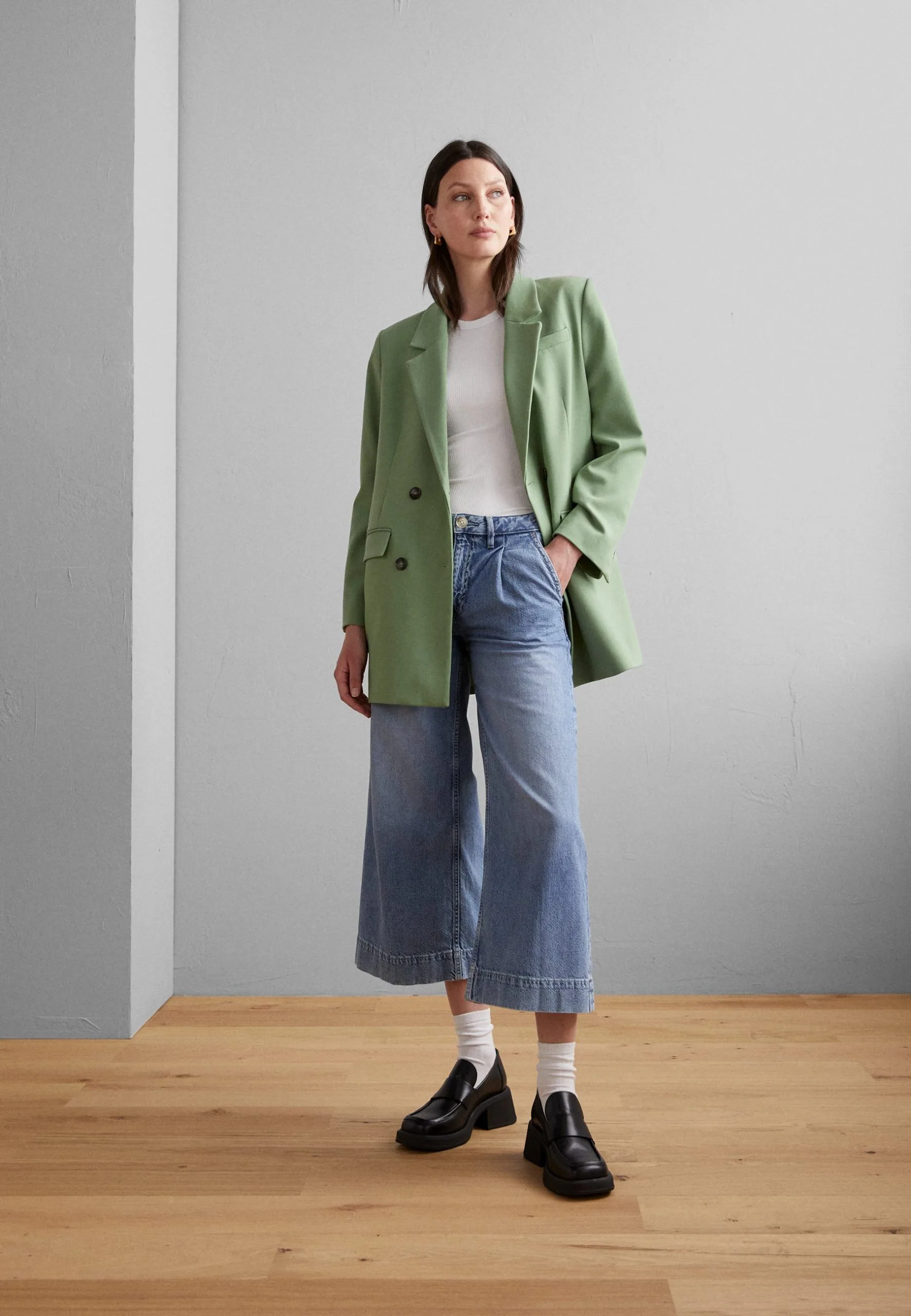 ESPRIT Clt Mr Culotte - Flared Jeans - Blue Light Wash 4 ESPRIT Clt Mr Culotte - Flared Jeans - Blue Light Wash - Bilde 2