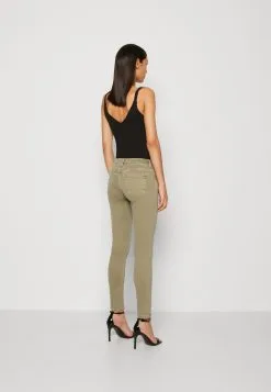 ESPRIT Jeans Skinny Fit - Light Khaki 10 ESPRIT Jeans Skinny Fit - Light Khaki -ESPRIT Butikk c9d66c130526474aa6a6ab8a470e4b64