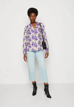 ESPRIT Sus Dad - Jeans Straight Leg - Blue Bleached 9 ESPRIT Sus Dad - Jeans Straight Leg - Blue Bleached -ESPRIT Butikk cd4c12e1ef5e477d97bf4e663101226f