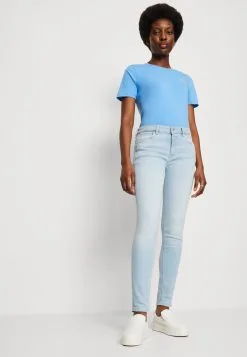 ESPRIT Medium Rise - Jeans Skinny Fit - Blue Bleached 10 ESPRIT Medium Rise - Jeans Skinny Fit - Blue Bleached -ESPRIT Butikk d4946960e1d44e85b3dfa507e8fa0c72