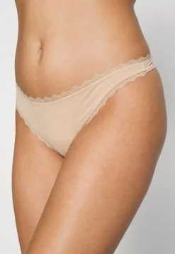 ESPRIT Feminine Hipster - String - Dusty Nude -ESPRIT Butikk d9a2769c88074d7b83d8118b5b20293a