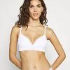 ESPRIT Feminine Wireless Padded Bra - Triangel-Bh - White 1 ESPRIT Feminine Wireless Padded Bra - Triangel-Bh - White -ESPRIT Butikk e03980cea46a4f20993fd891cd6fa251