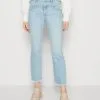 ESPRIT Kick- Flared Jeans - Blue Light Wash 2 ESPRIT Kick- Flared Jeans - Blue Light Wash -ESPRIT Butikk e0893181a0664c5387f7ca77c4246c30