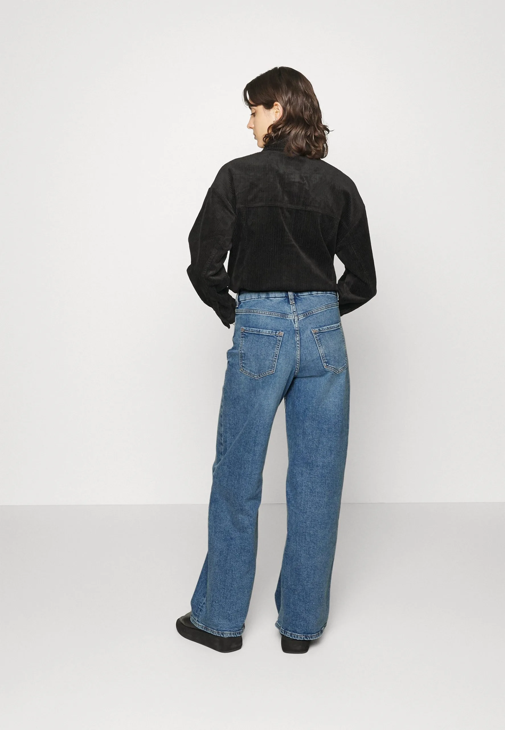 Edc By Esprit Wide Leg High Rise - Flared Jeans - Blue Medium Wash 5 Edc By Esprit Wide Leg High Rise - Flared Jeans - Blue Medium Wash - Bilde 3