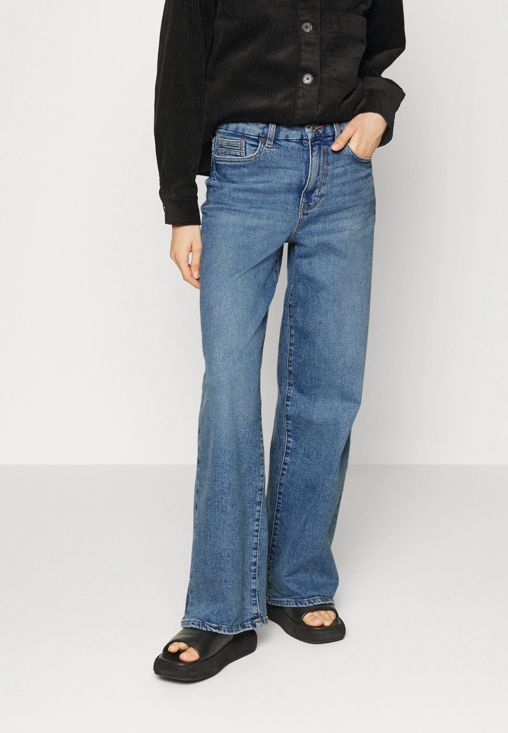 Edc By Esprit Wide Leg High Rise - Flared Jeans - Blue Medium Wash 3 Edc By Esprit Wide Leg High Rise - Flared Jeans - Blue Medium Wash