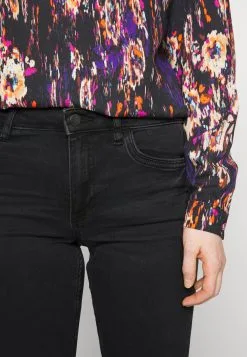 Edc By Esprit Medium Rise High Stretch - Jeans Slim Fit - Black Dark 11 Edc By Esprit Medium Rise High Stretch - Jeans Slim Fit - Black Dark -ESPRIT Butikk e84d33f9f0094c3ebab476e981ddebec