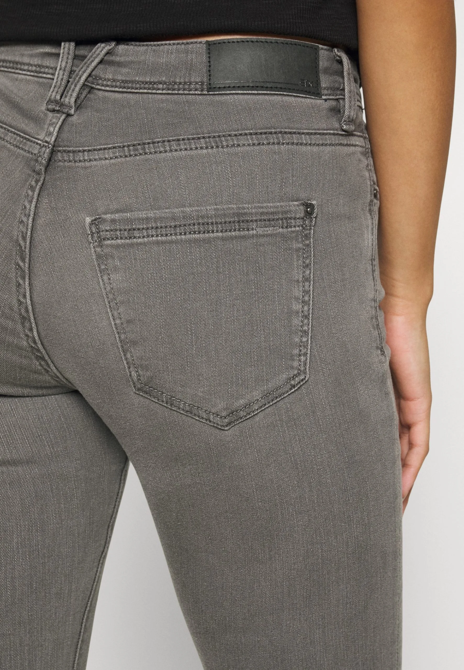 Edc By Esprit Low Rise Skinny - Jeans Skinny Fit - Grey Med Wash 6 Edc By Esprit Low Rise Skinny - Jeans Skinny Fit - Grey Med Wash - Bilde 4